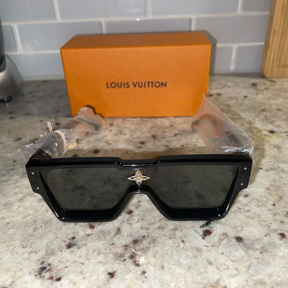 Louis Vuitton Cyclone Sunglasses - Picture 3 of 7
